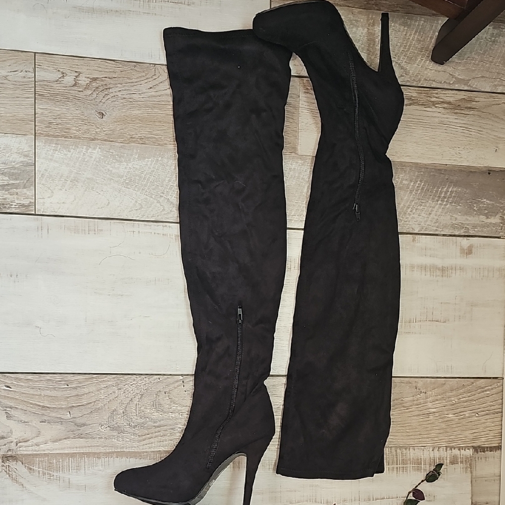 Bumper Elegant Black Over-the-Knee Boots